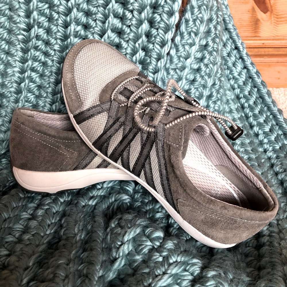Dansko size 8 grey casual waking shoe